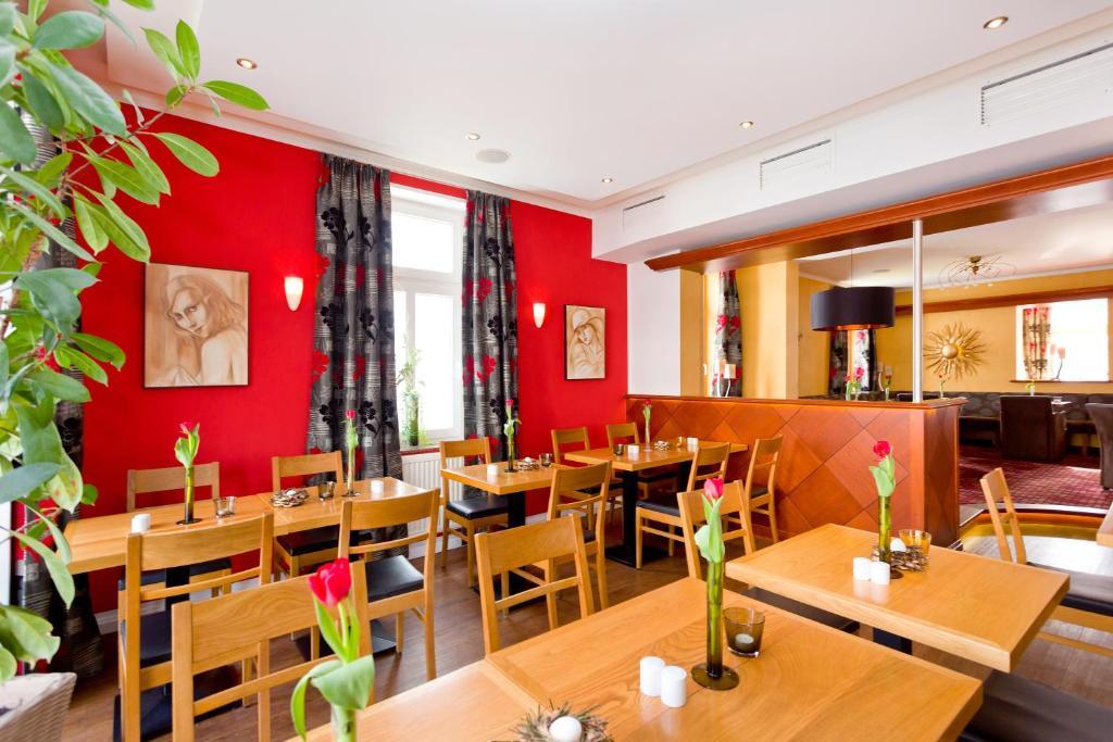 Hotel Villa Neander บินซ์ ภายนอก รูปภาพ