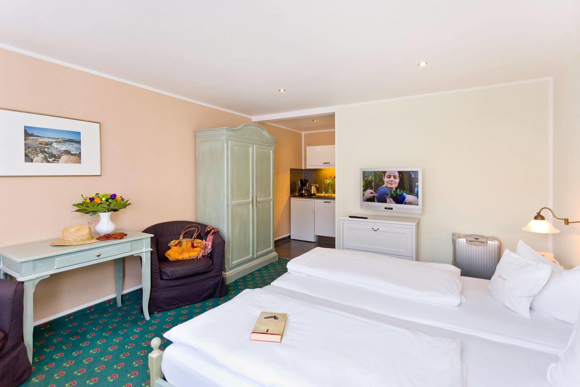 Hotel Villa Neander บินซ์ ภายนอก รูปภาพ