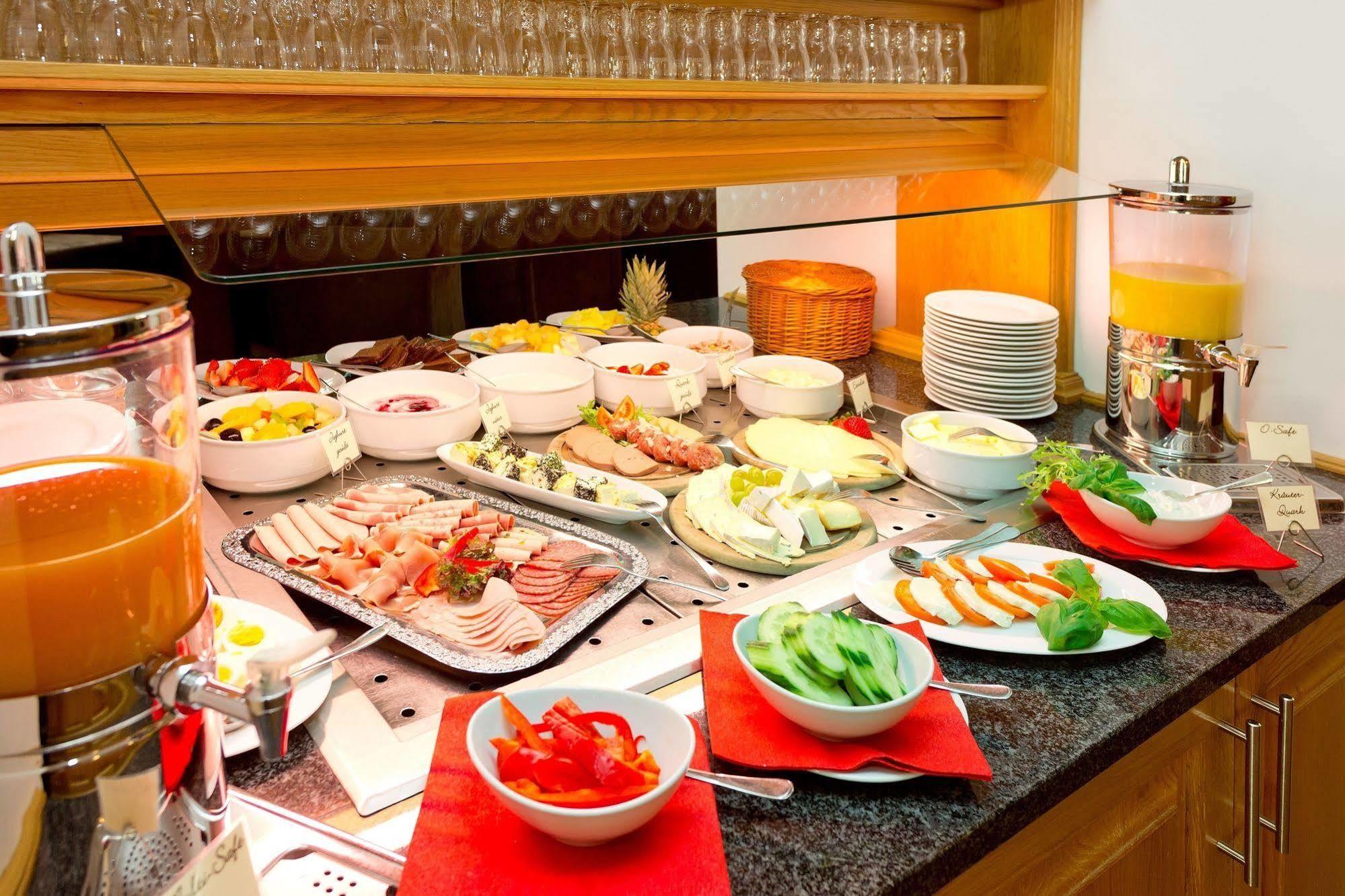 Hotel Villa Neander บินซ์ ภายนอก รูปภาพ